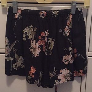 Brandy Melville Shorts - drawstring shorts Brandy Melville Shorts - drawstring shorts